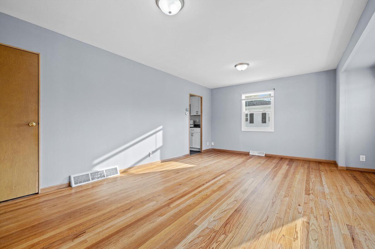 2708 Pinehurst AVENUE