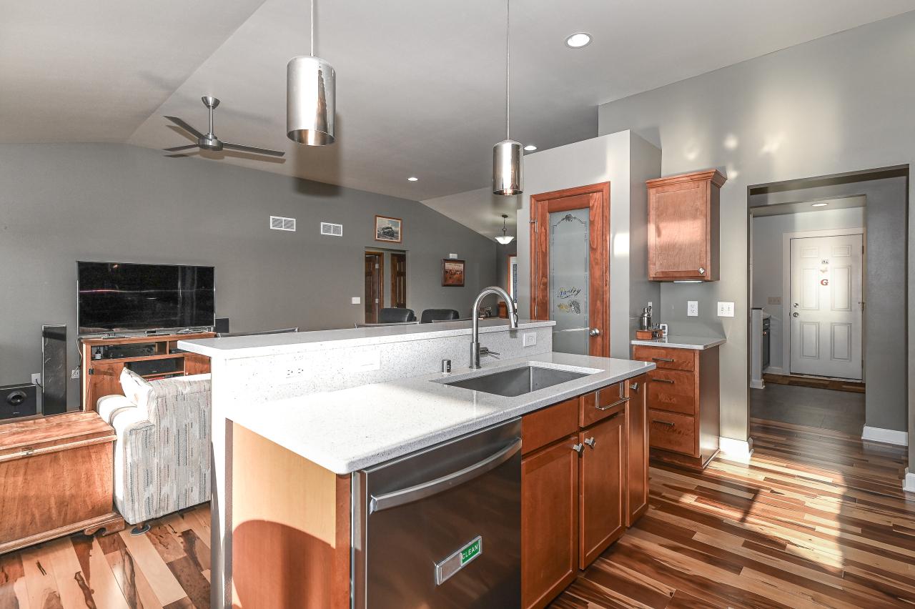 6459 Heritage AVENUE