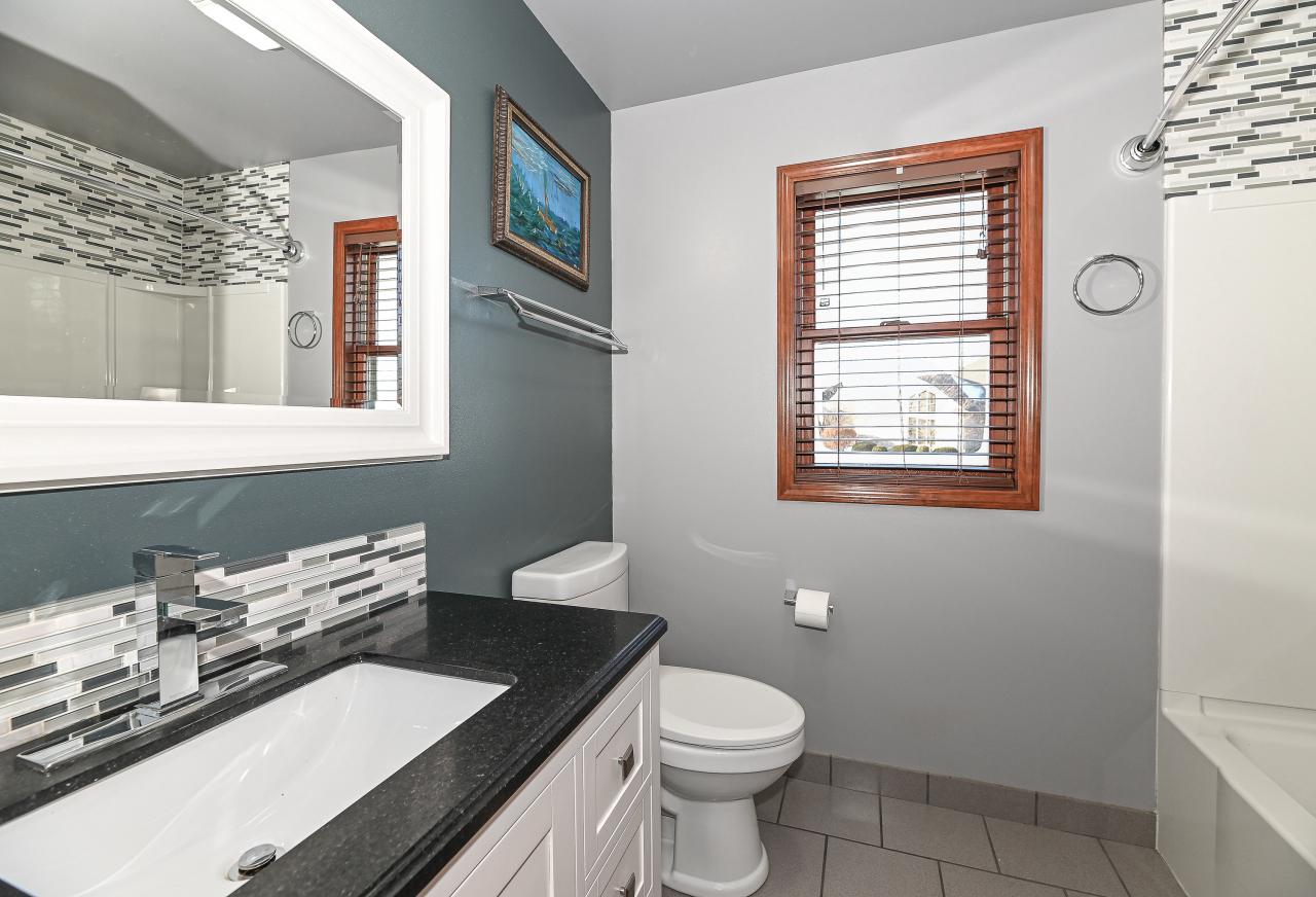 6459 Heritage AVENUE