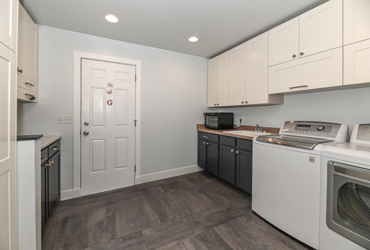 6459 Heritage AVENUE