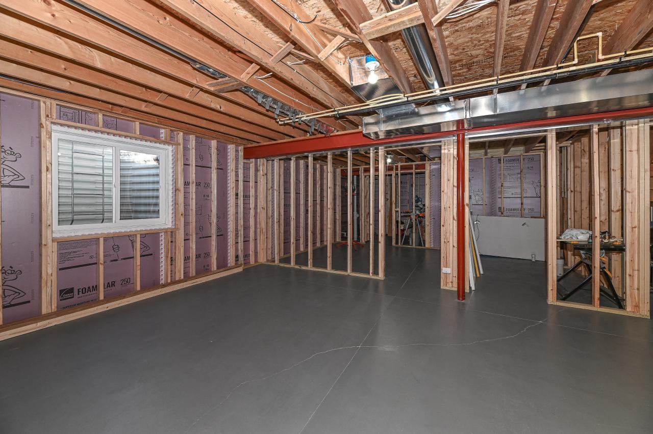 6459 Heritage AVENUE