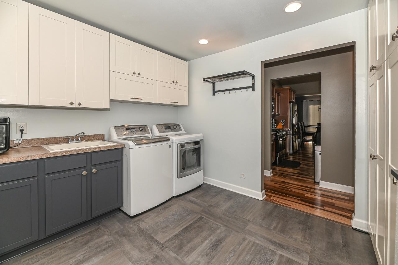 6459 Heritage AVENUE