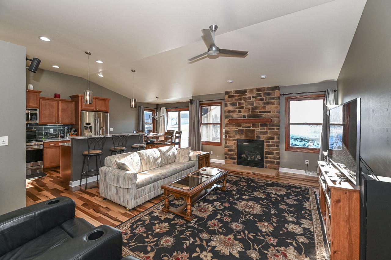 6459 Heritage AVENUE