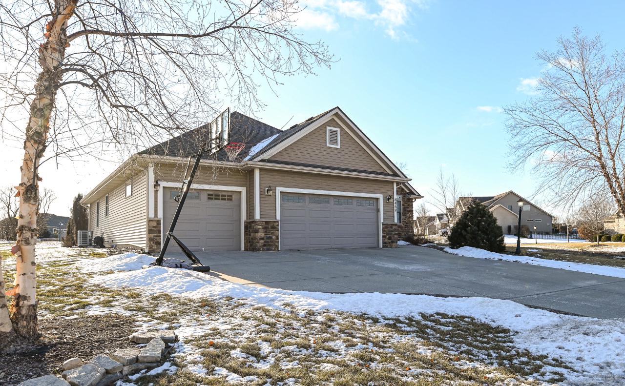 6459 Heritage AVENUE