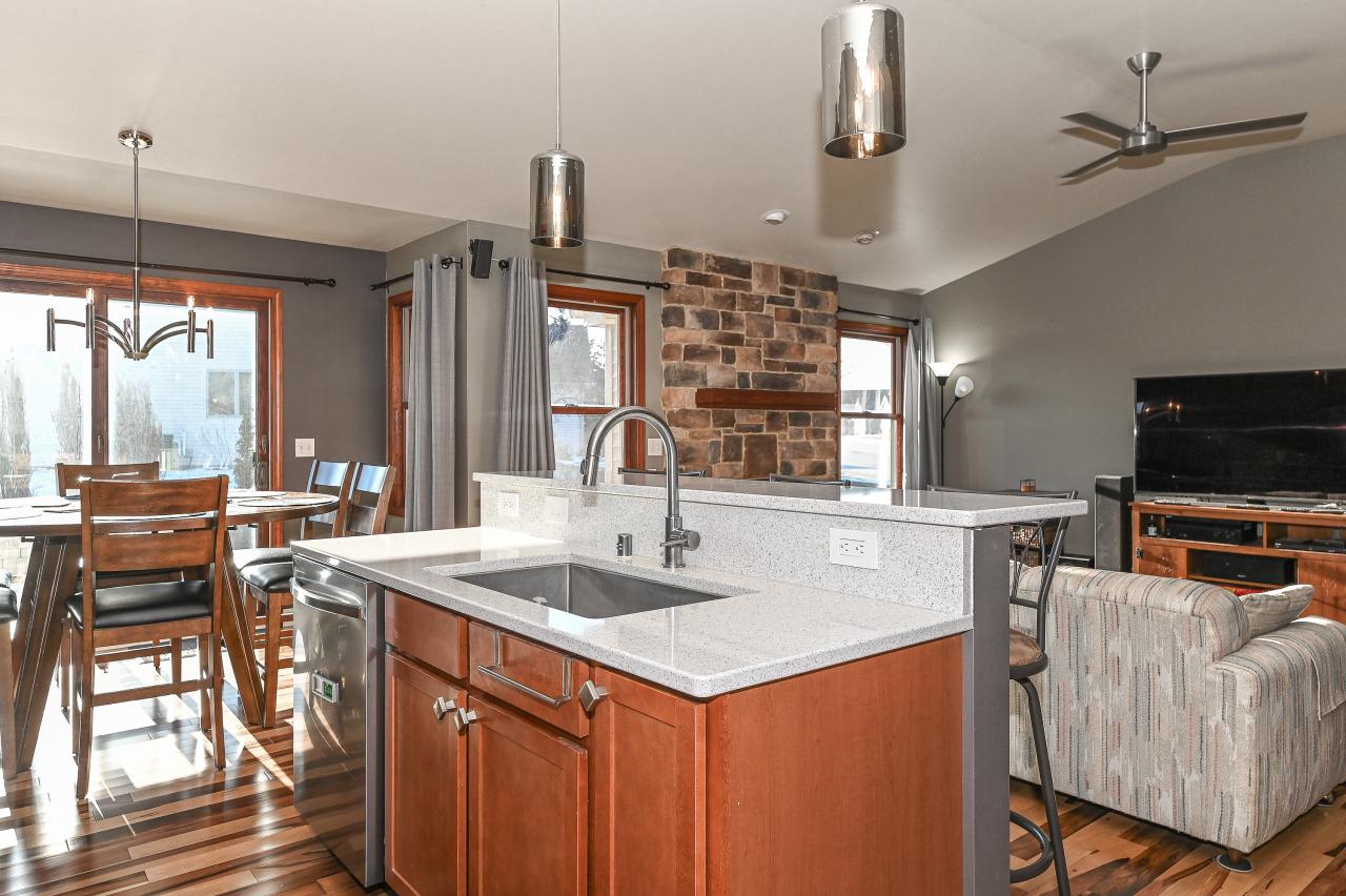 6459 Heritage AVENUE