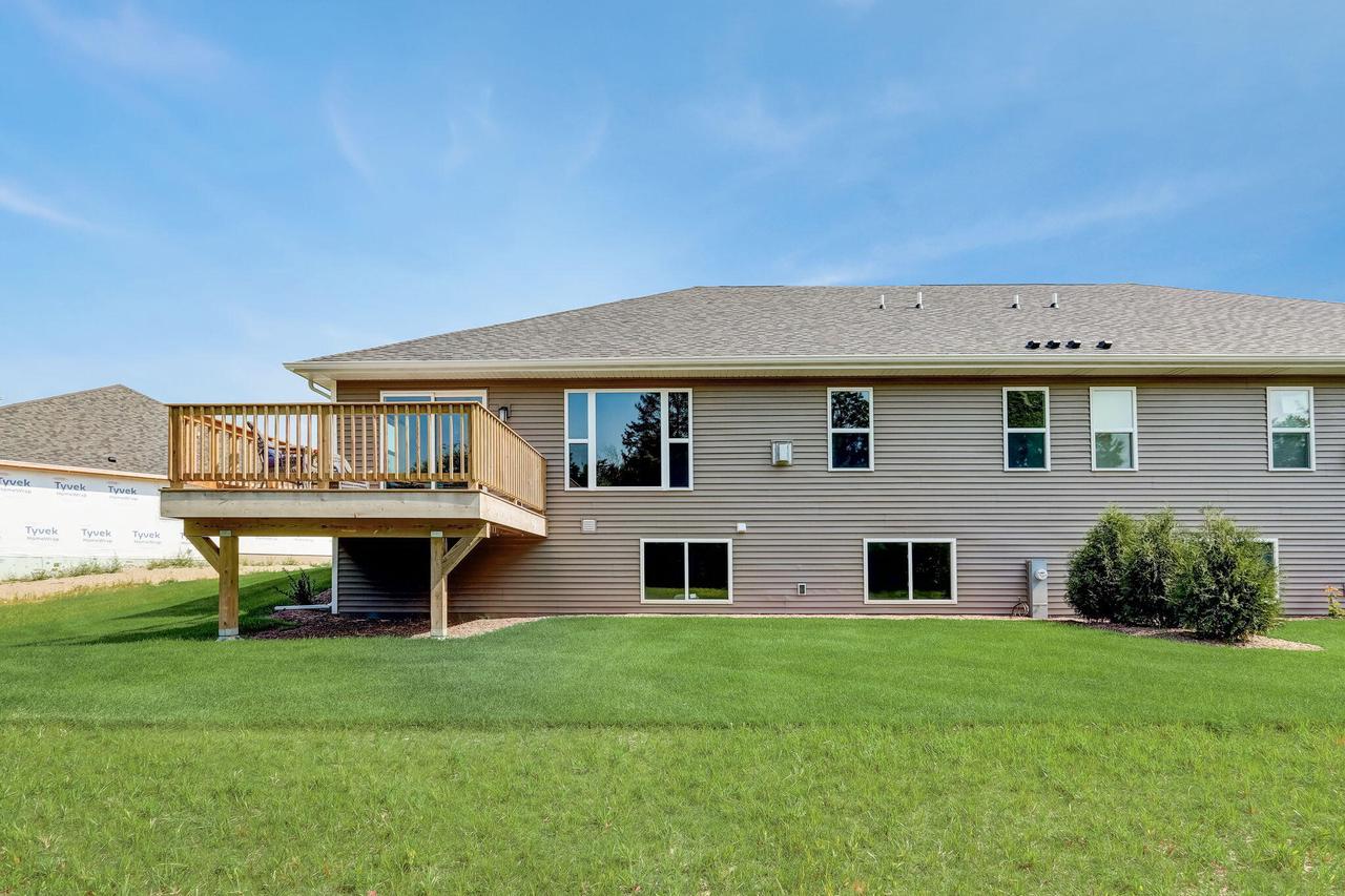 5242 Briarwood CIRCLE