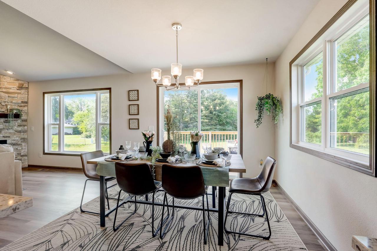 5242 Briarwood CIRCLE