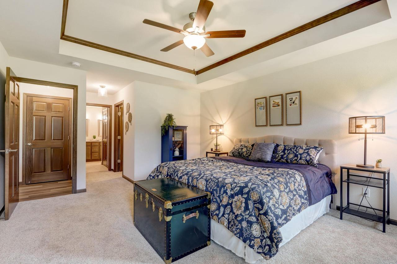 5242 Briarwood CIRCLE