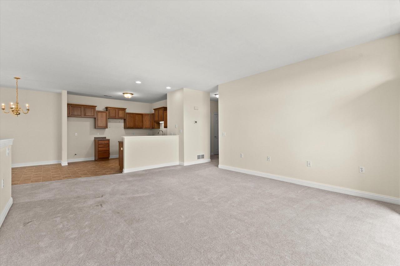 1058 Stratford COURT 202