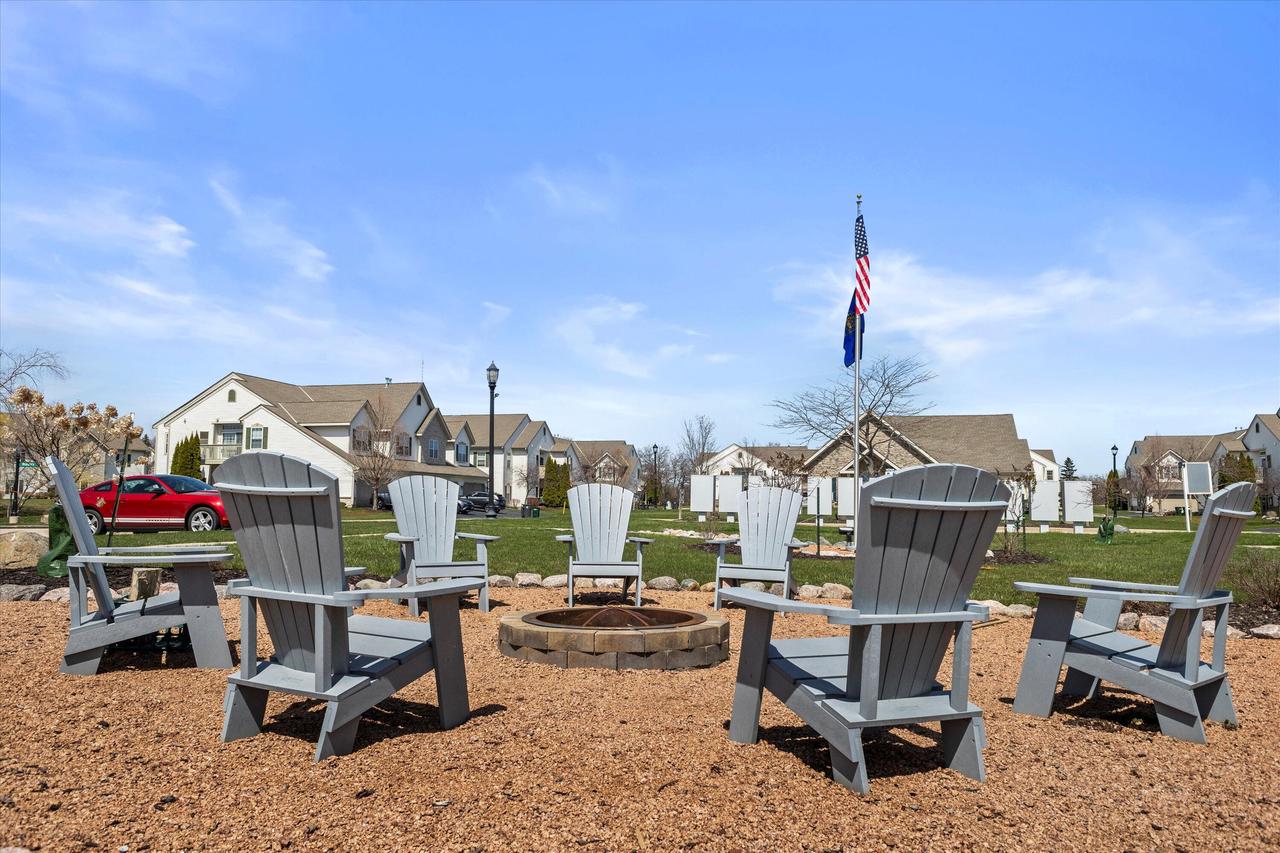 1058 Stratford COURT 202