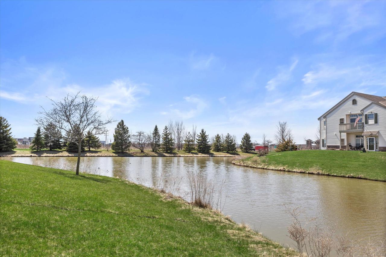 1058 Stratford COURT 202