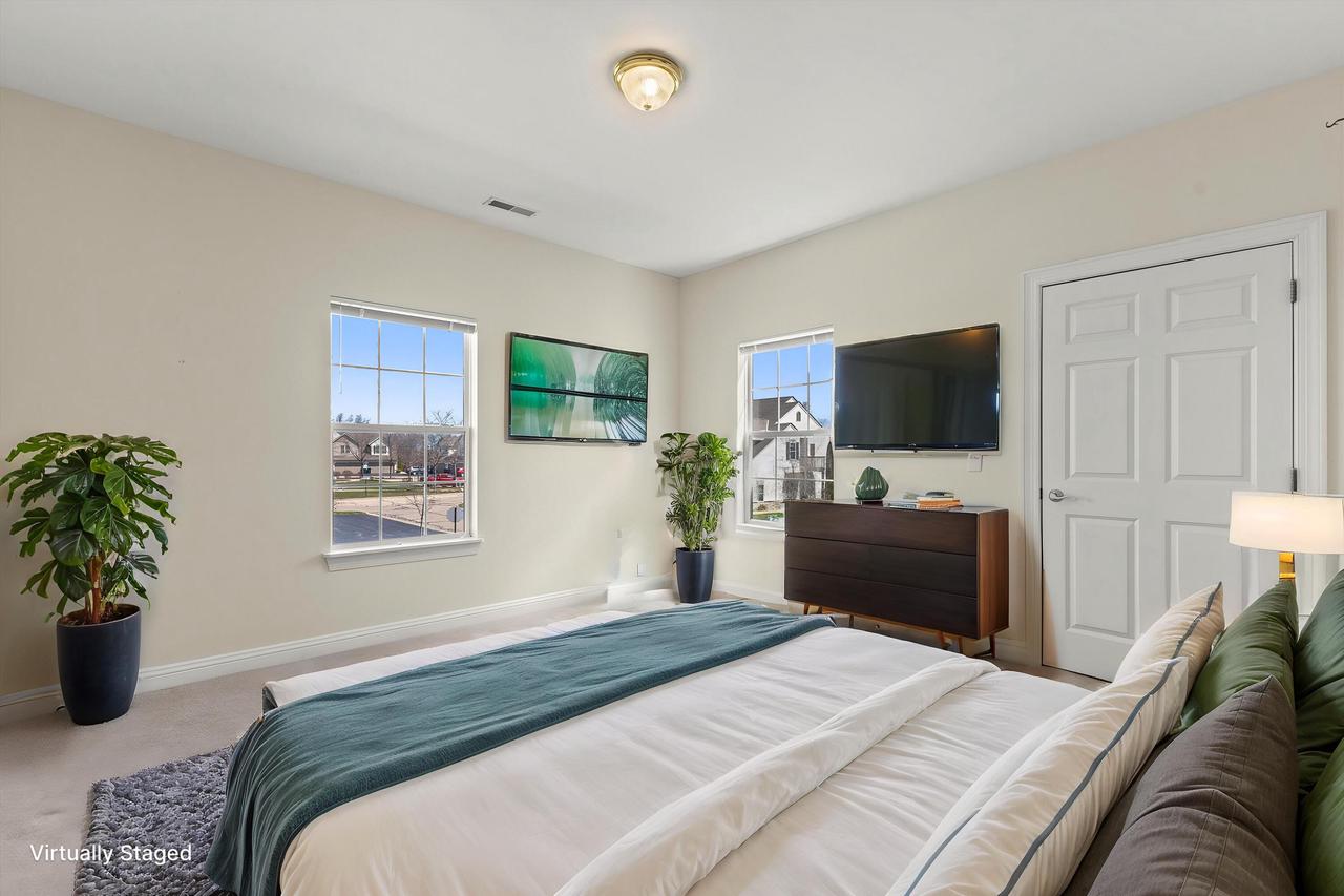 1058 Stratford COURT 202