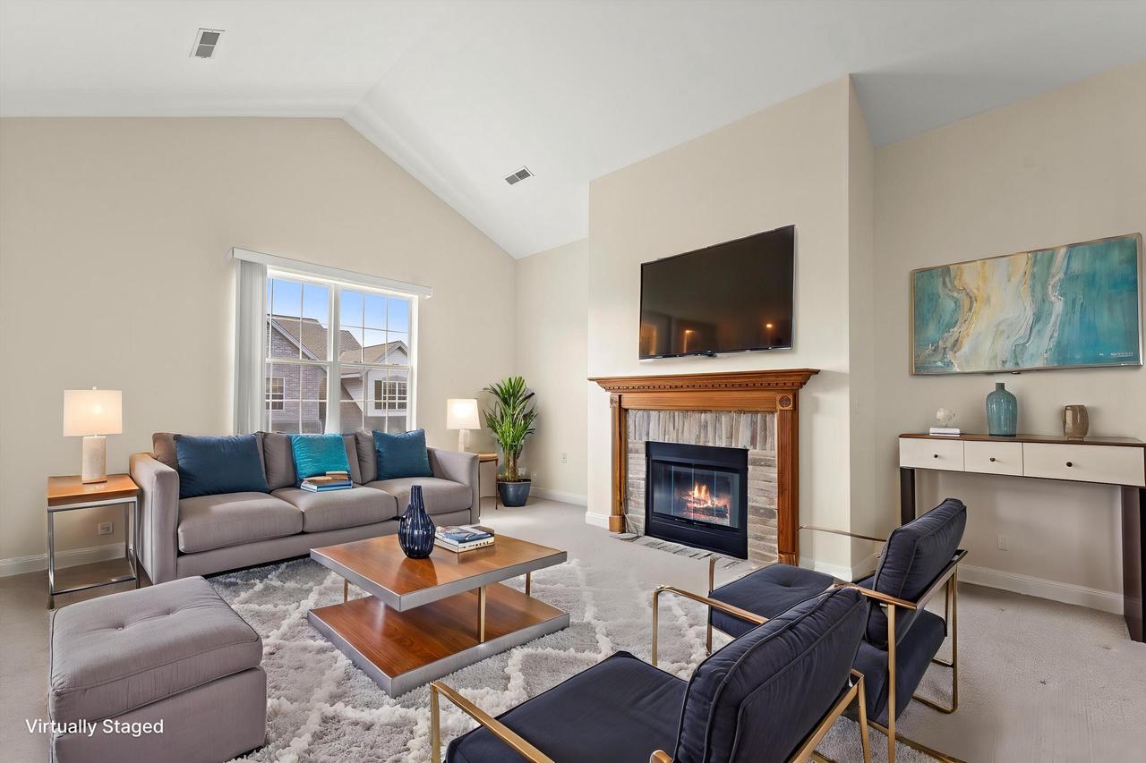 1058 Stratford COURT 202