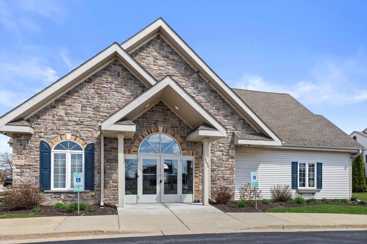 1058 Stratford COURT 202