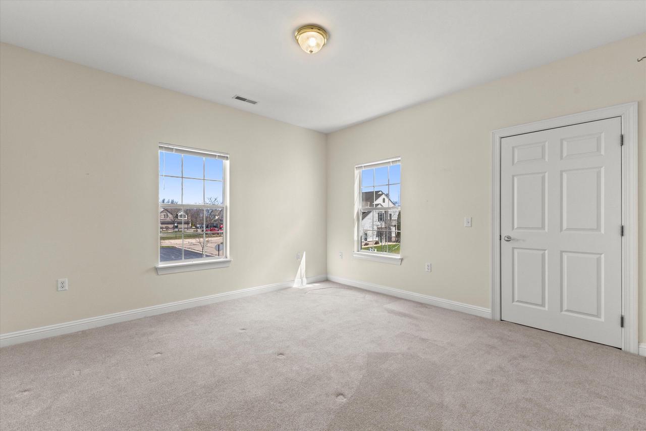 1058 Stratford COURT 202