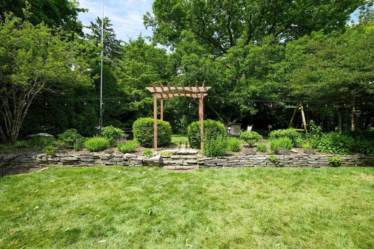 312 North Vincennes CIRCLE