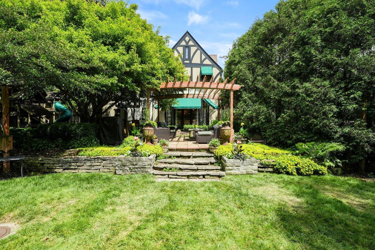 312 North Vincennes CIRCLE