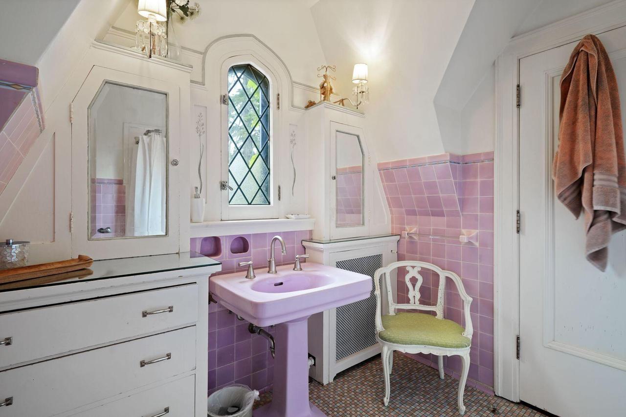 312 North Vincennes CIRCLE