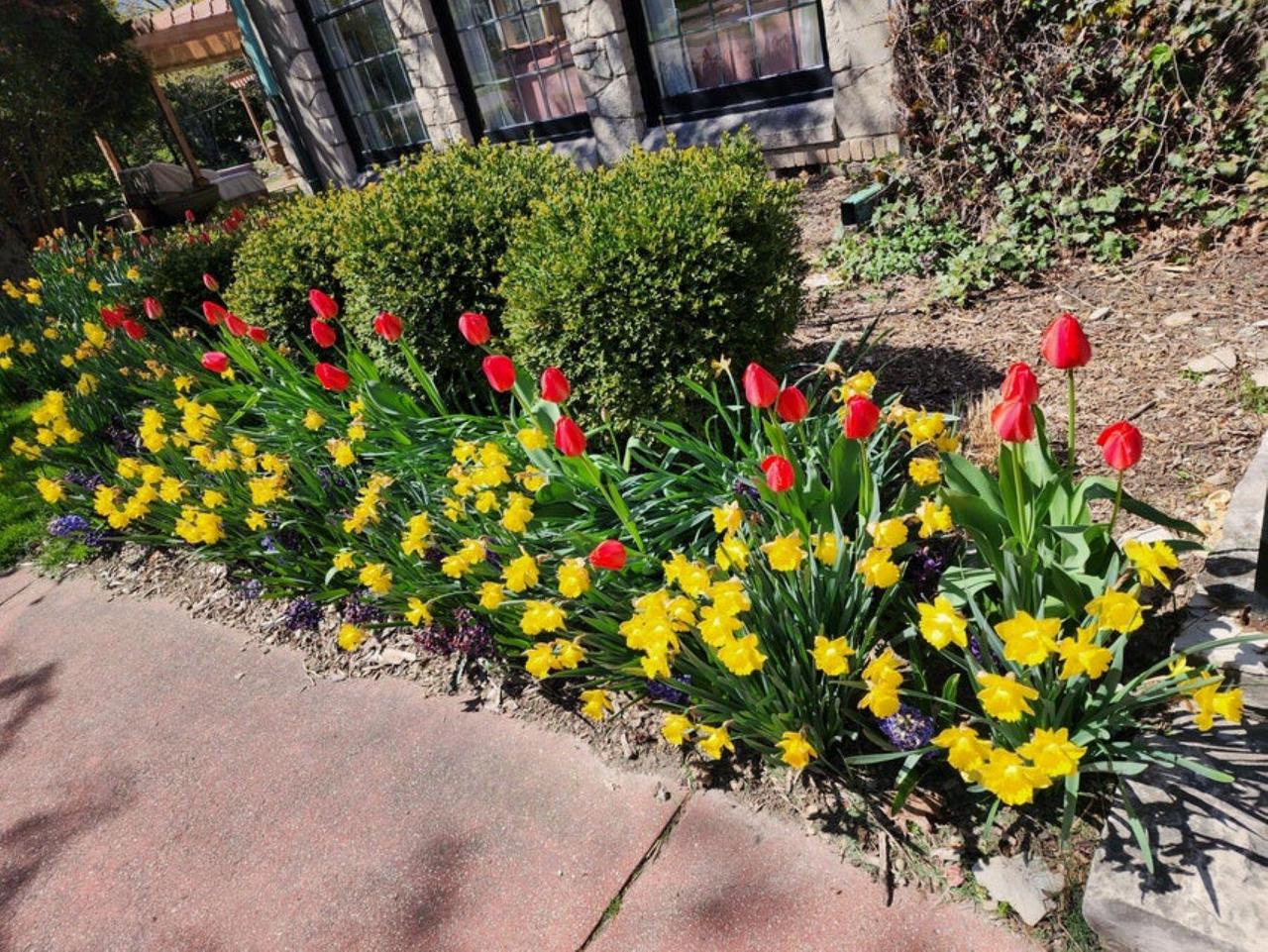 312 North Vincennes CIRCLE