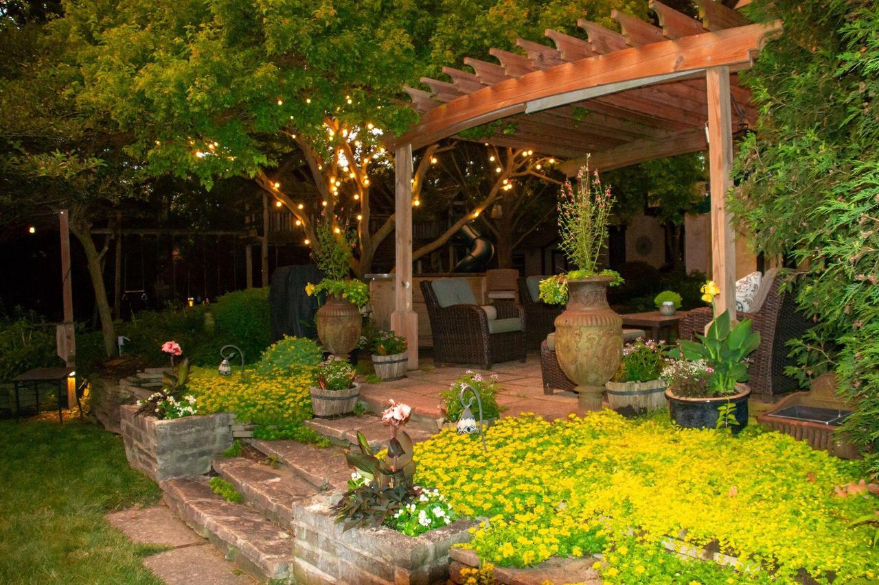 312 North Vincennes CIRCLE