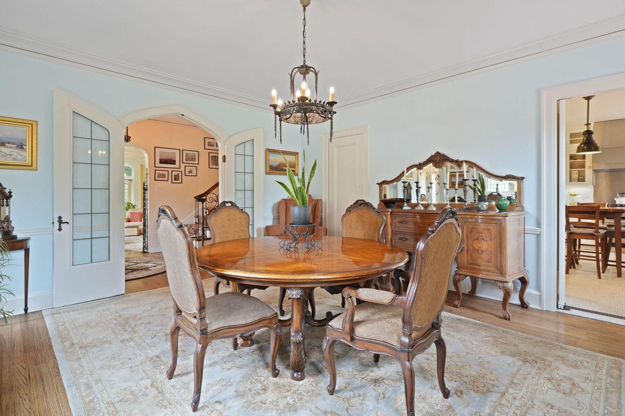 312 North Vincennes CIRCLE