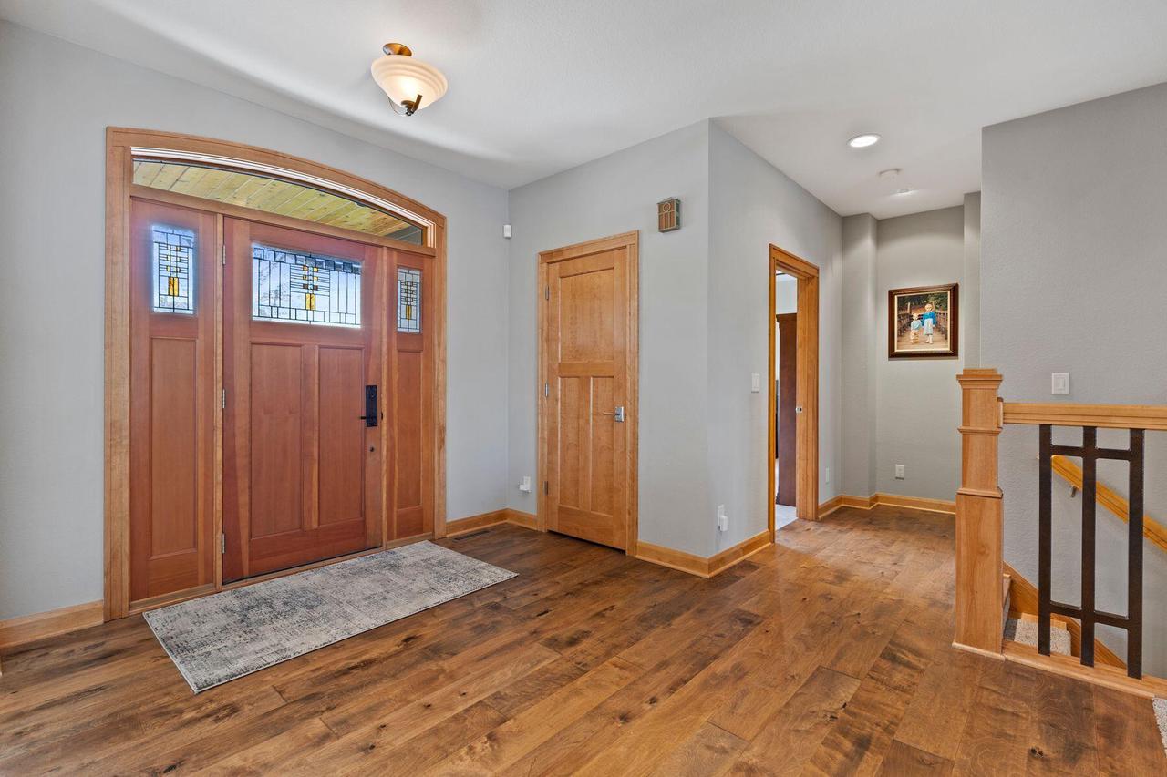 5122 Alexander DRIVE