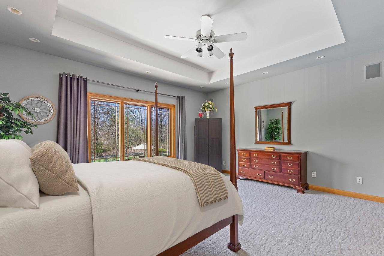 5122 Alexander DRIVE