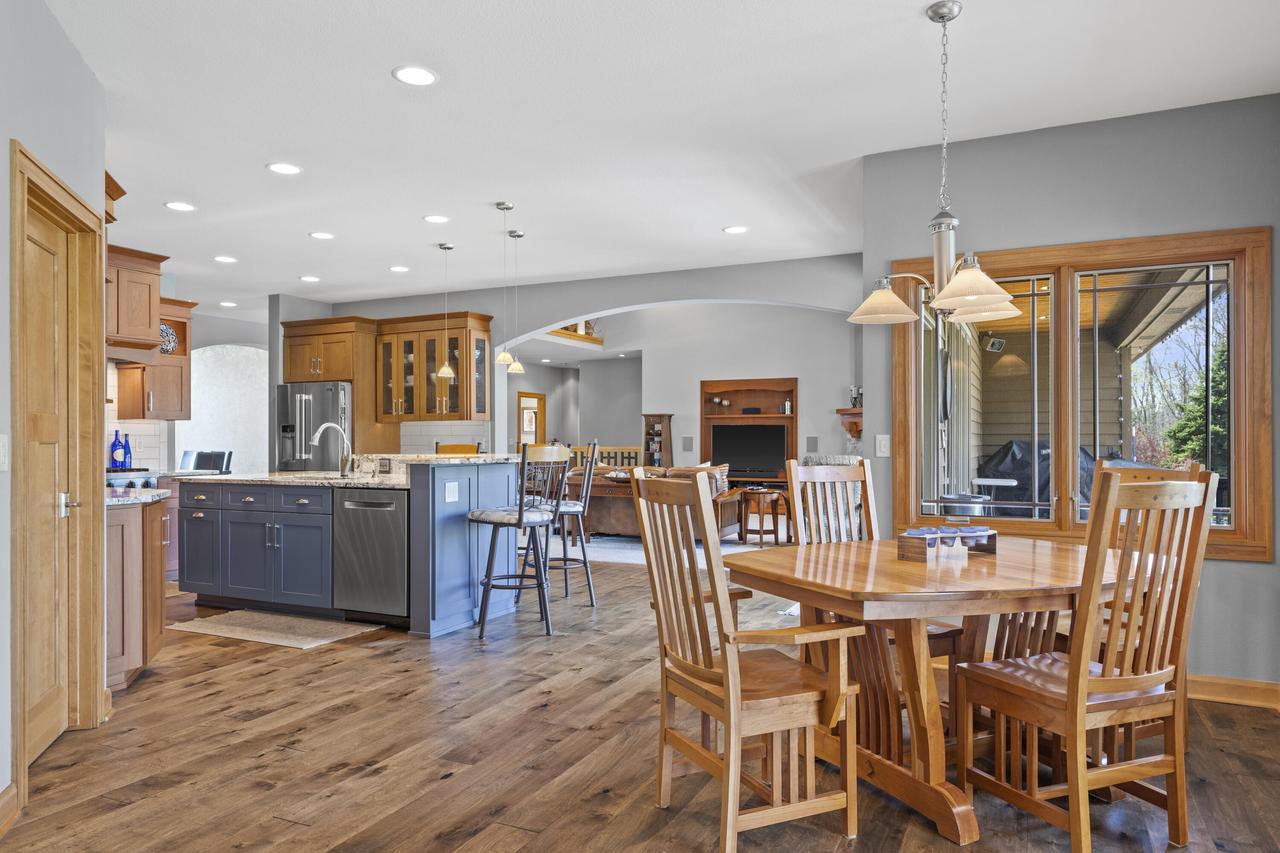 5122 Alexander DRIVE