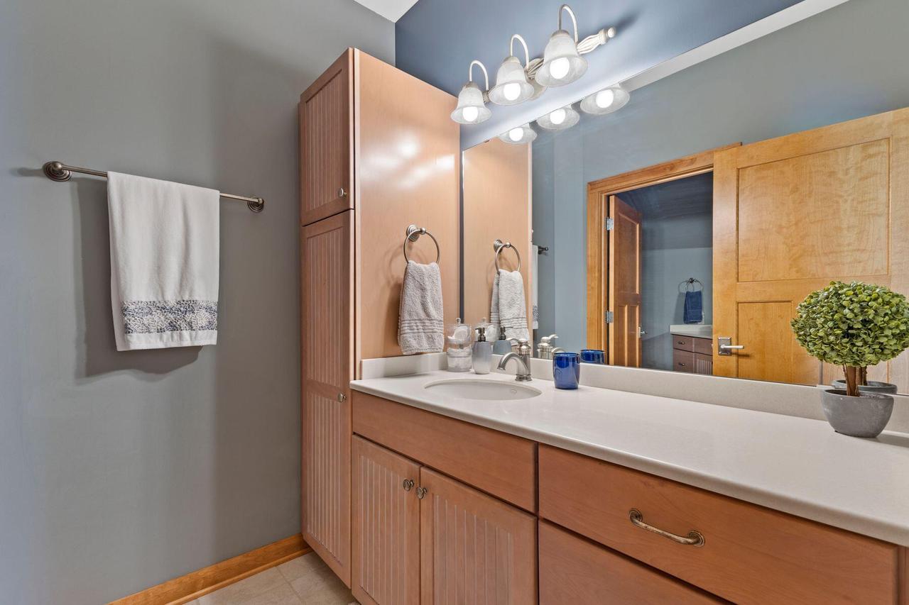 5122 Alexander DRIVE