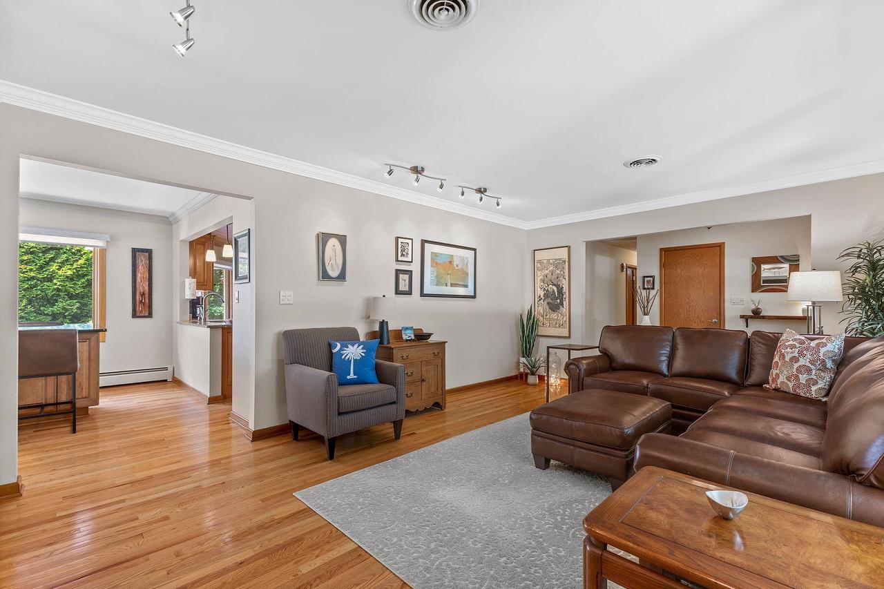 2500 Markridge CIRCLE