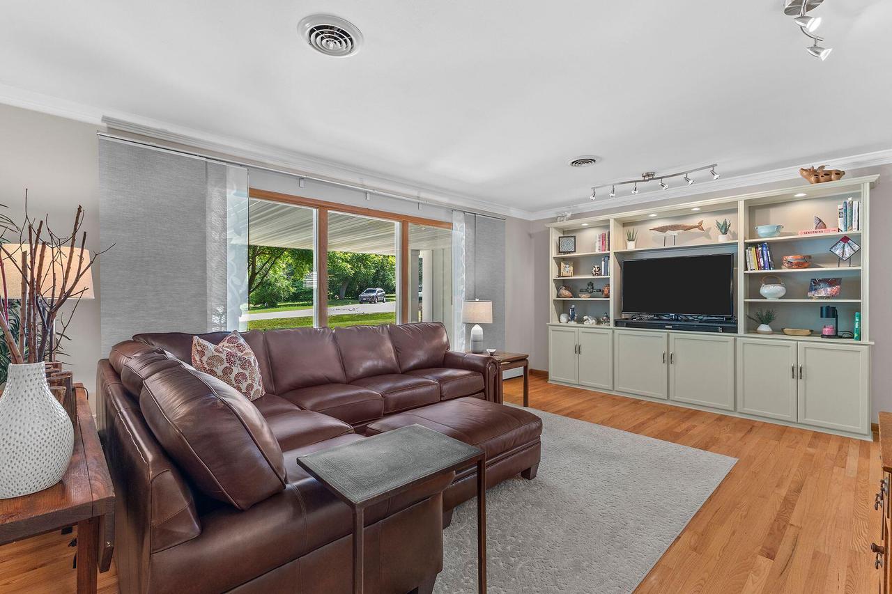 2500 Markridge CIRCLE