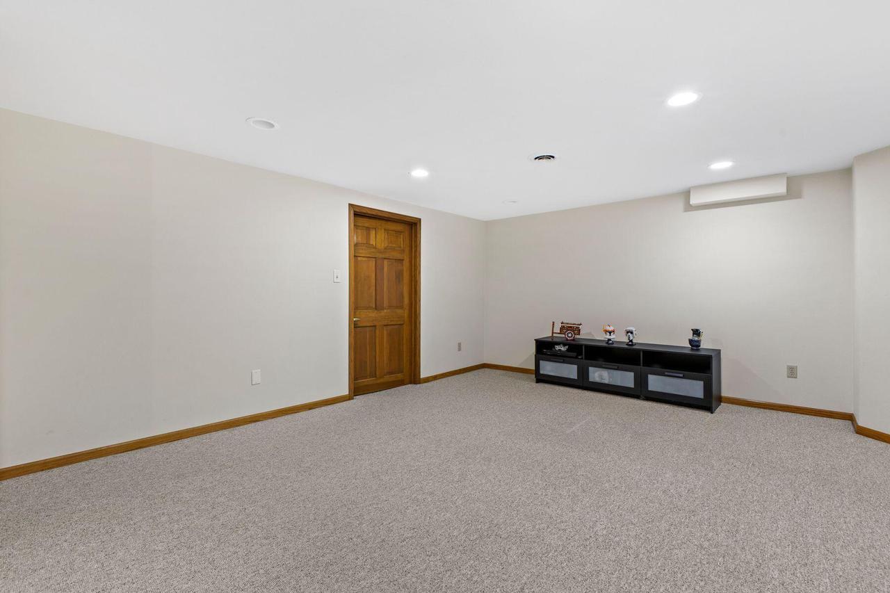 5324 Agatha Turn