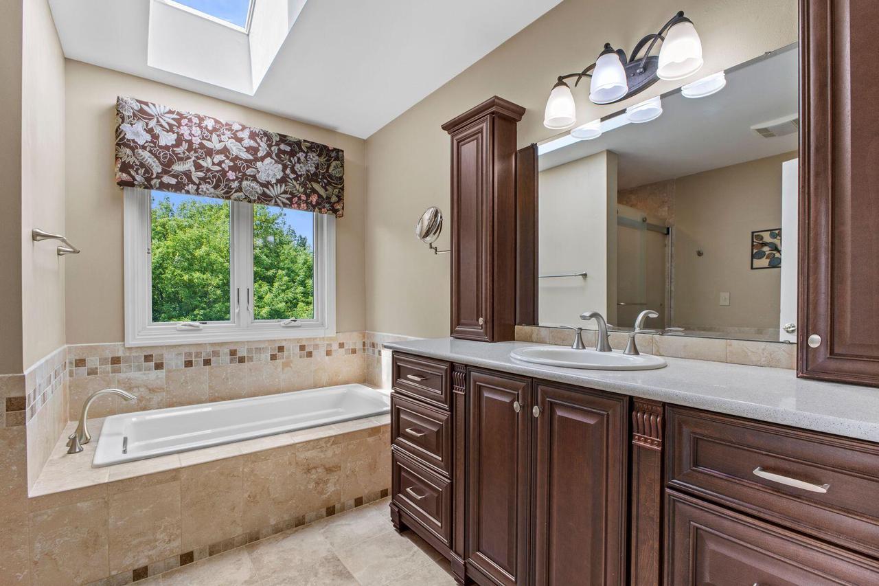 5324 Agatha Turn