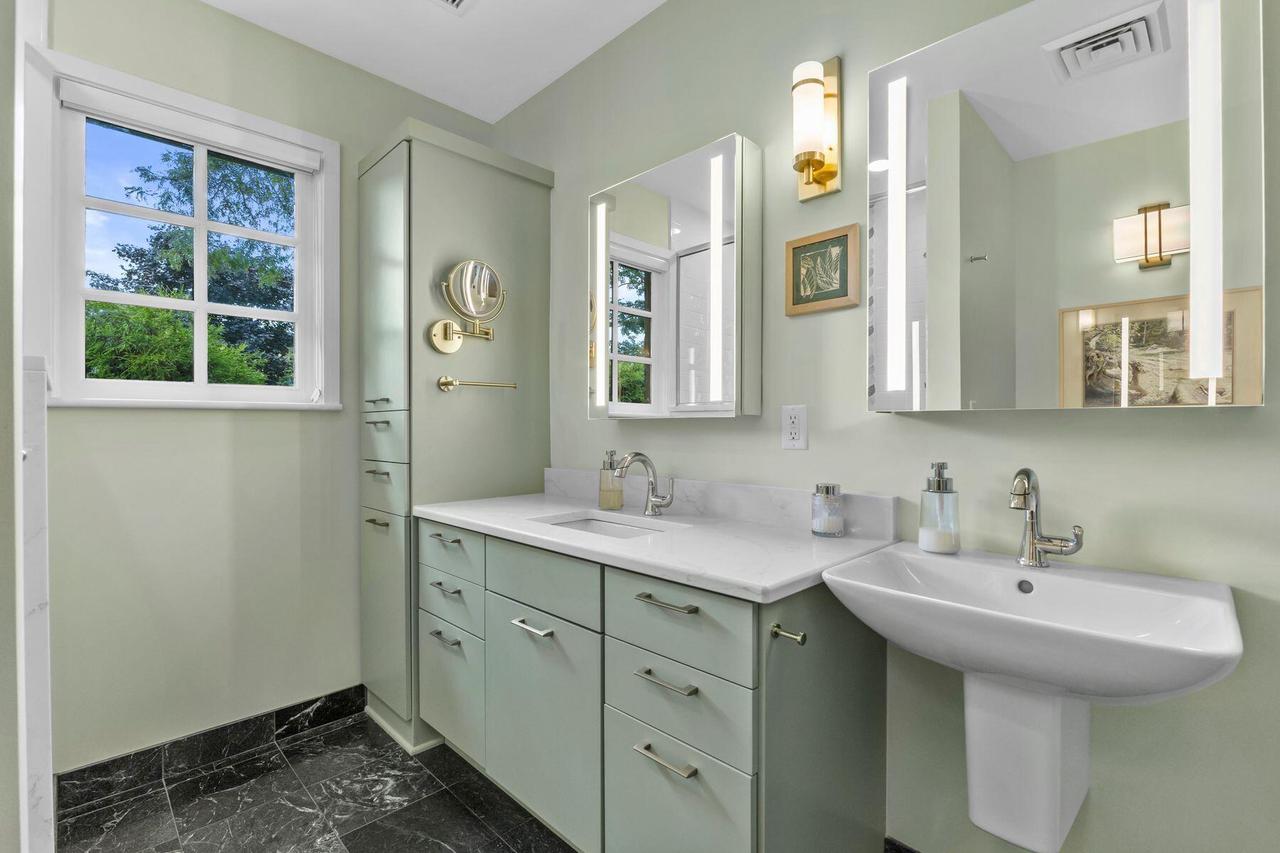 440 Cross Creek ROAD