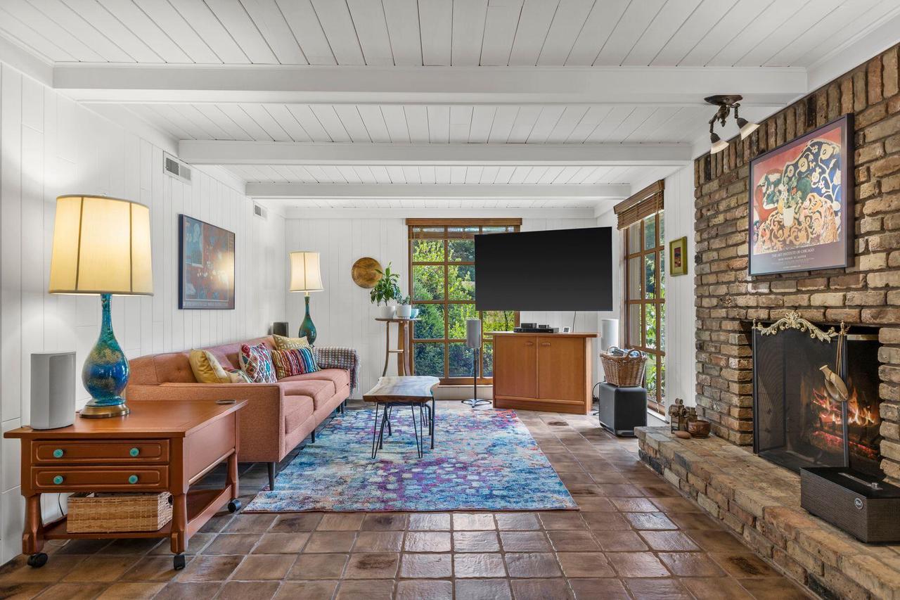 440 Cross Creek ROAD