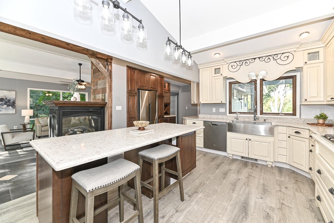 6727 Lincolnshire DRIVE