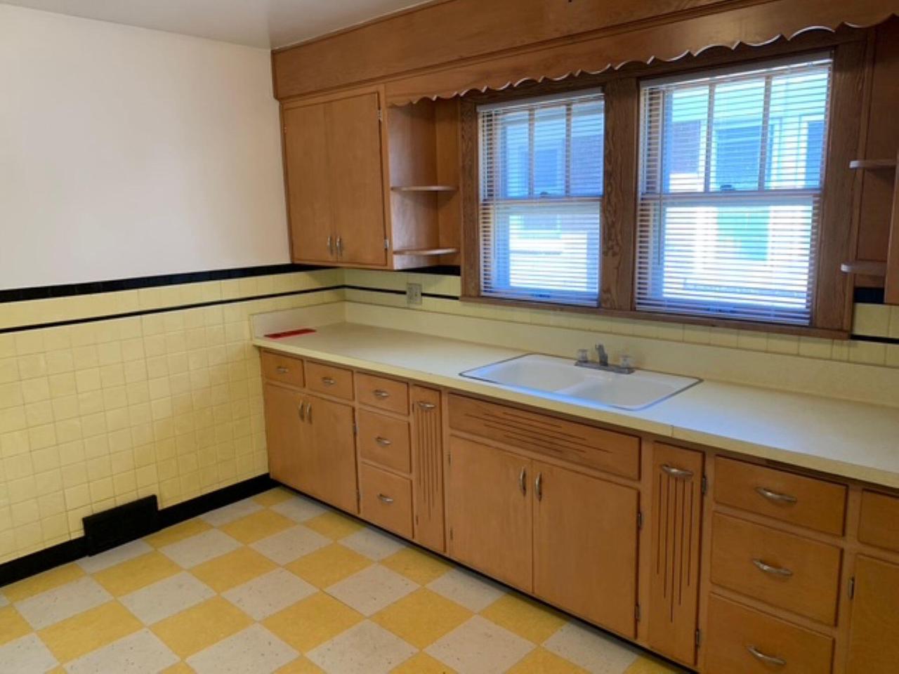 2326 Saint Clair STREET