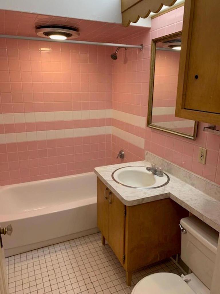 2326 Saint Clair STREET