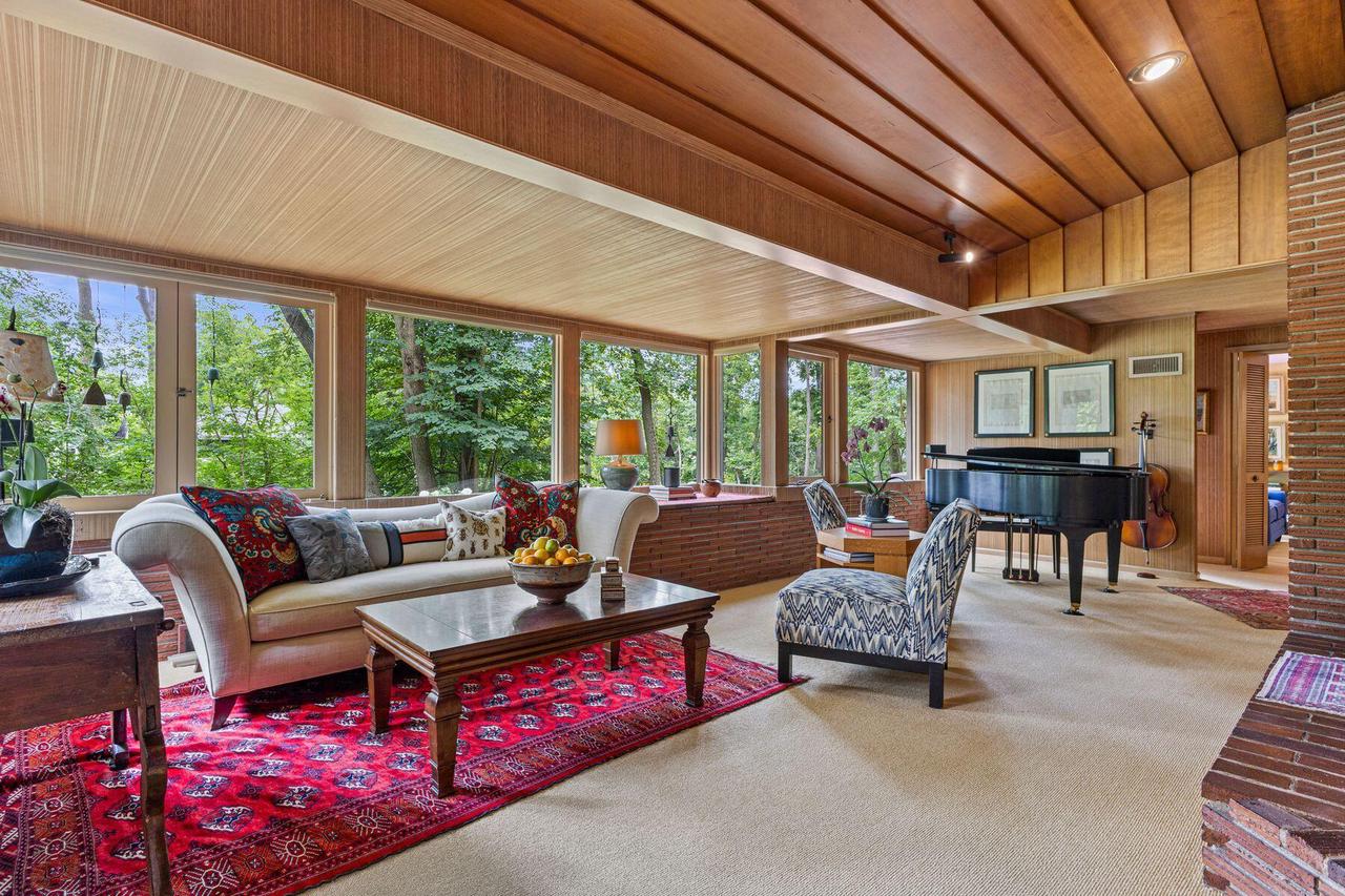 2536 Green Haze AVENUE