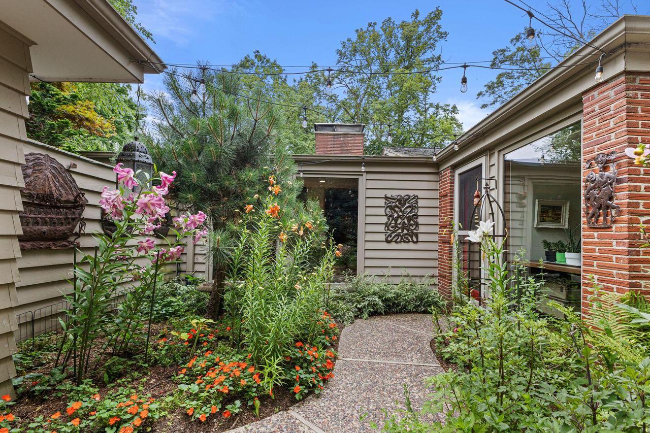 2536 Green Haze AVENUE