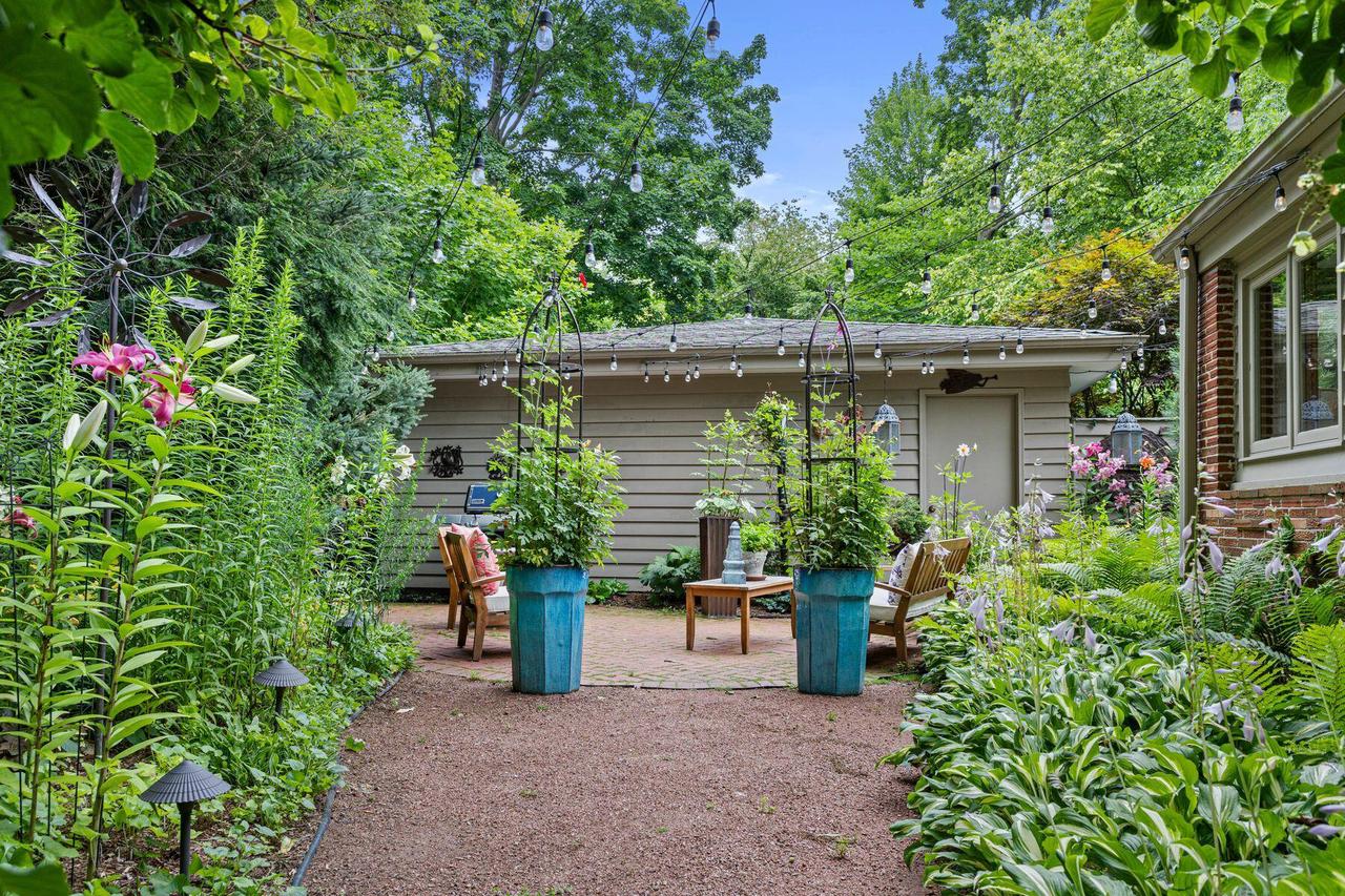 2536 Green Haze AVENUE