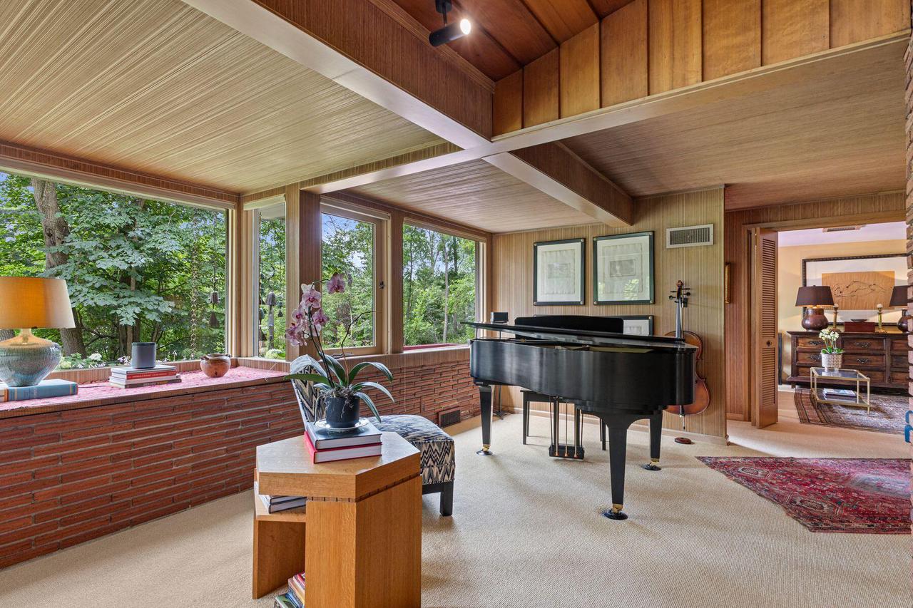 2536 Green Haze AVENUE