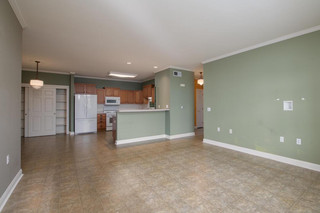 1106 Stratford COURT 102