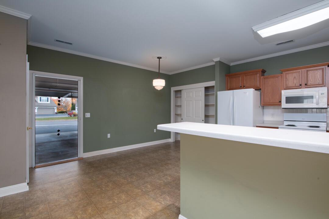 1106 Stratford COURT 102