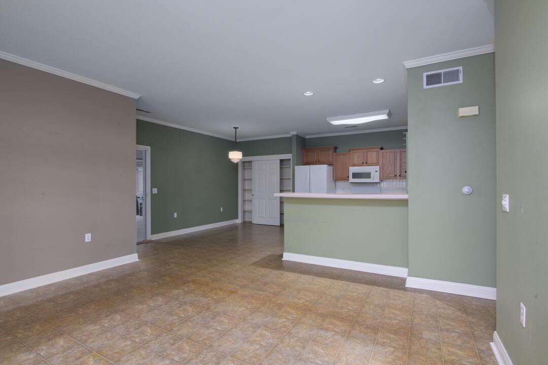 1106 Stratford COURT 102