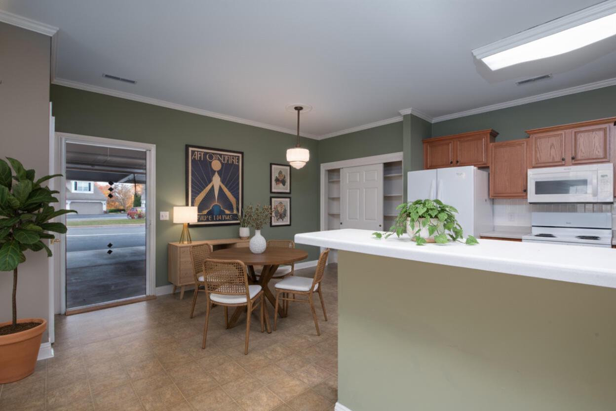 1106 Stratford COURT 102