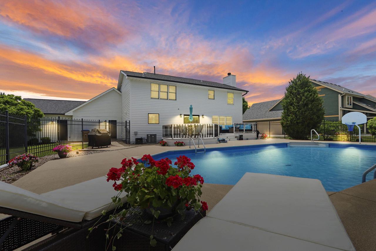 4388 86th STREET