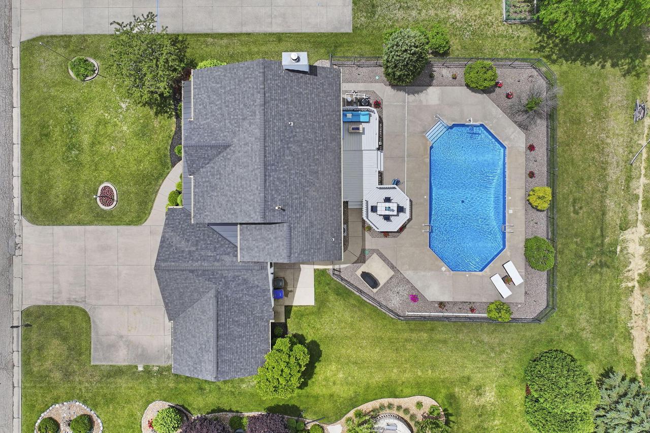 4388 86th STREET