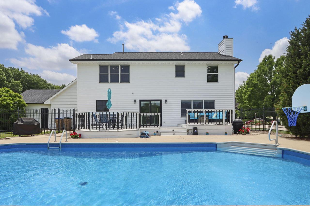 4388 86th STREET