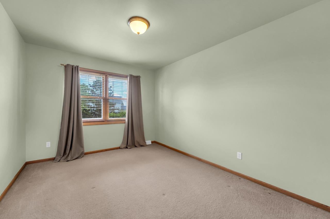 1047 27TH COURT